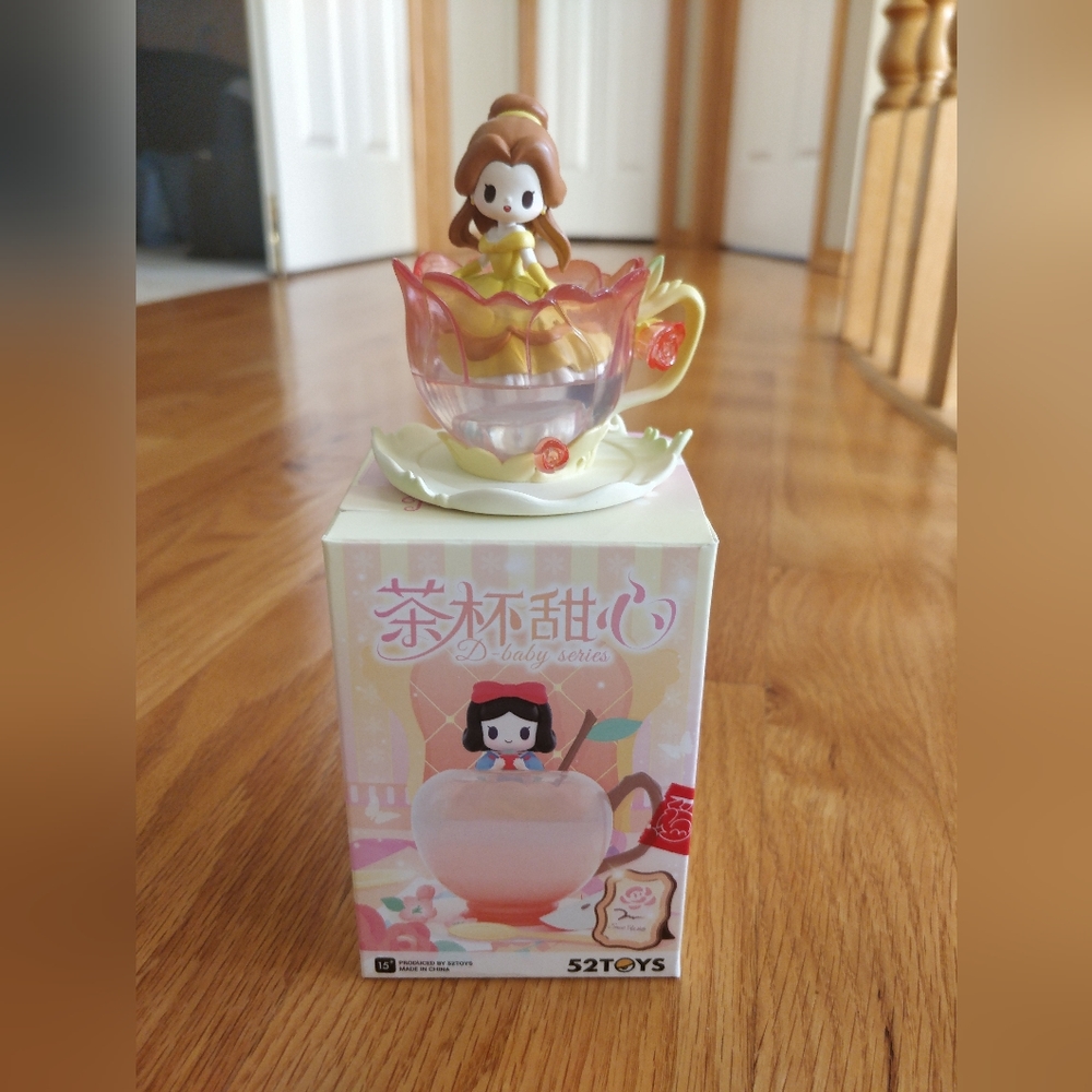 Belle within Rose Teacup (Disney princess teacup D-baby series bind box) - Picture 3 of 11